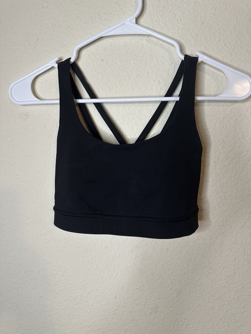 EUC Lululemon Women’s Black Crossback Strappy Pullover Wireless Sports Bra Sz 4